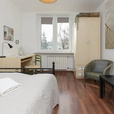 Spacious Astronaut's Wlochy By Renters Appartement Varsovie