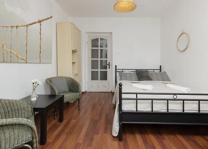 Apartamento Spacious Astronaut's Wlochy By Renters