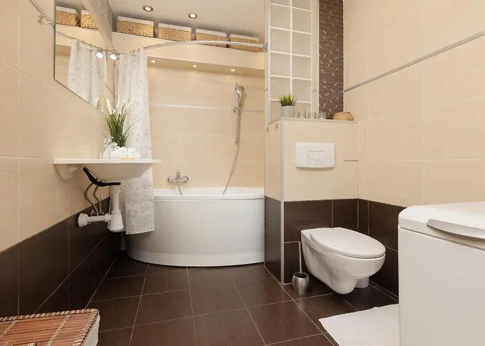 Spacious Astronaut's Wlochy By Renters Apartman *