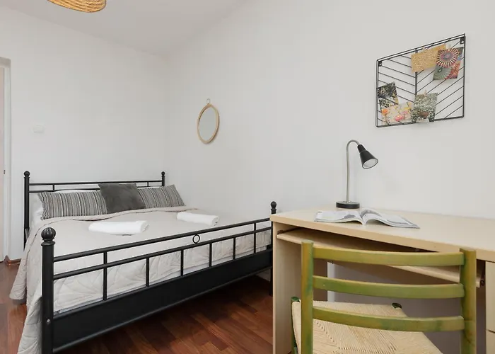 Spacious Astronaut's Wlochy By Renters Apartamento *