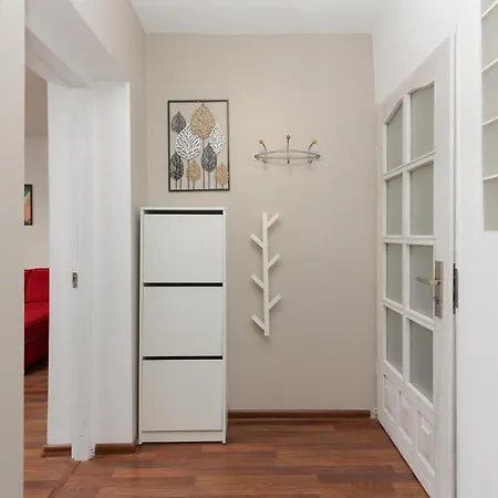 Spacious Astronaut's Wlochy By Renters Appartement